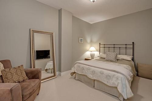 399 Elizabeth Street|Unit #411, Burlington, ON - Indoor Photo Showing Bedroom