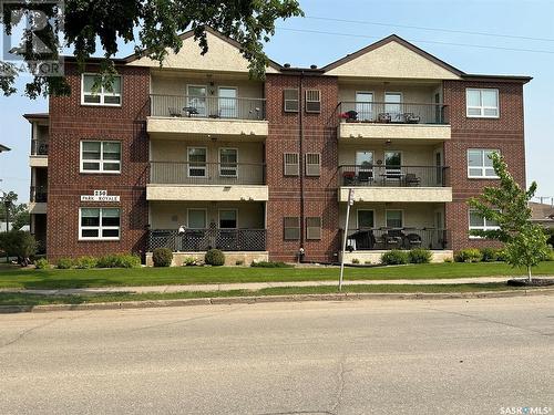 202 250 Athabasca Street E, Moose Jaw, SK - Outdoor With Balcony With Facade