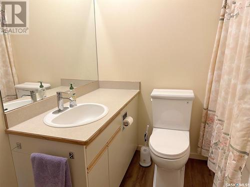 202 250 Athabasca Street E, Moose Jaw, SK - Indoor Photo Showing Bathroom