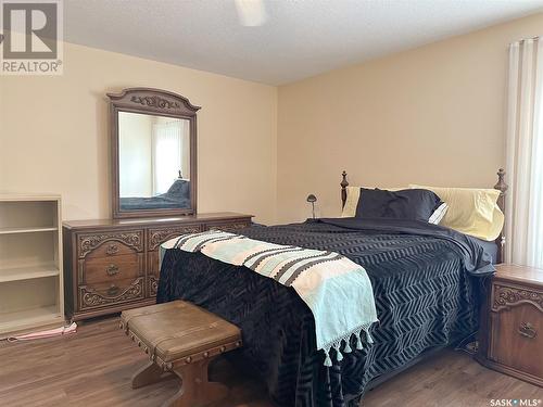 202 250 Athabasca Street E, Moose Jaw, SK - Indoor Photo Showing Bedroom