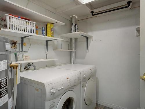307-2900 Orillia St, Saanich, BC - Indoor Photo Showing Laundry Room