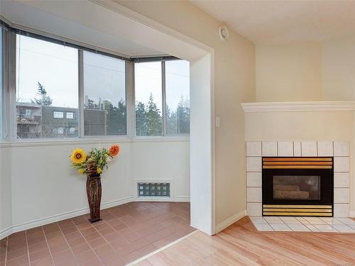 307-2900 Orillia St, Saanich, BC - Indoor With Fireplace