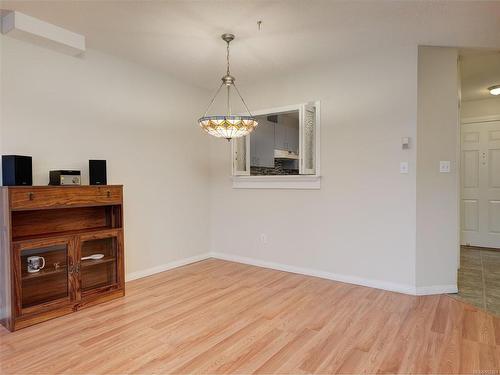 307-2900 Orillia St, Saanich, BC - Indoor Photo Showing Other Room