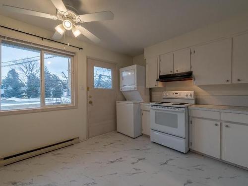 666/668 Reemon Drive, Kamloops, BC - Indoor Photo Showing Laundry Room