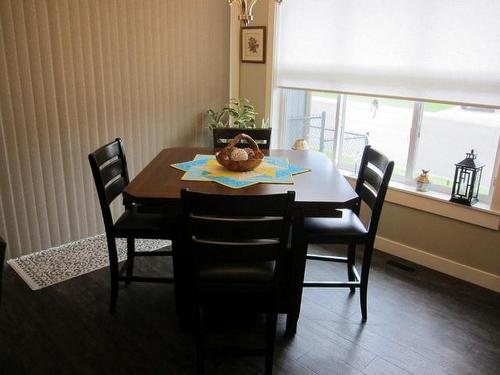 1524 Cowan Way, Merritt, BC - Indoor Photo Showing Dining Room