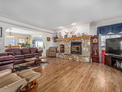 5976 Vla Rd, Chase, BC - Indoor Photo Showing Living Room With Fireplace