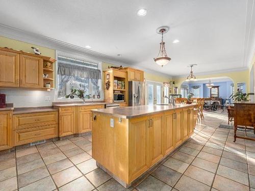 5976 Vla Rd, Chase, BC - Indoor Photo Showing Kitchen