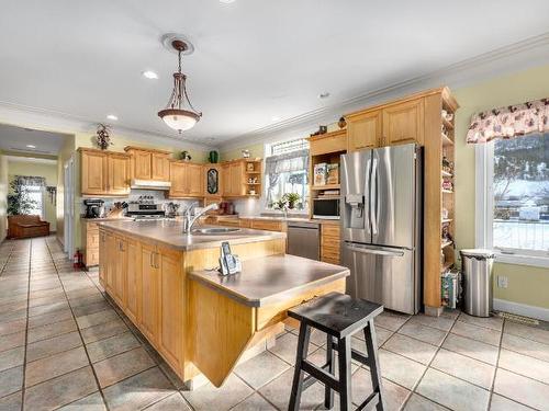 5976 Vla Rd, Chase, BC - Indoor Photo Showing Kitchen