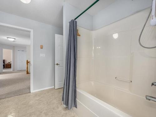 5976 Vla Rd, Chase, BC - Indoor Photo Showing Bathroom
