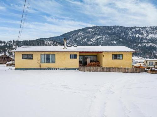 5976 Vla Rd, Chase, BC - Outdoor