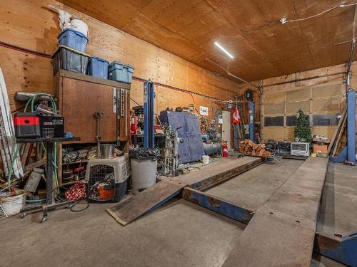 5976 Vla Rd, Chase, BC - Indoor Photo Showing Other Room