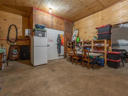 5976 Vla Rd, Chase, BC - Indoor