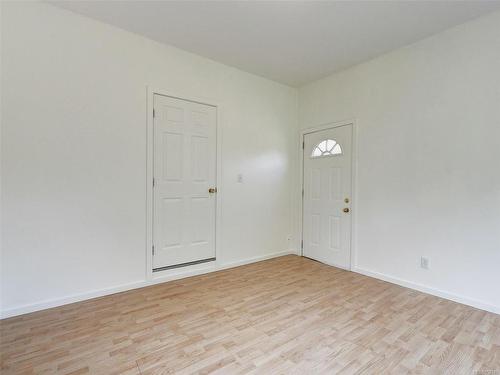 730 Snowdrop Ave, Saanich, BC - Indoor Photo Showing Other Room
