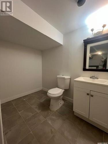 1811 Quebec Street, Regina, SK - Indoor Photo Showing Bathroom