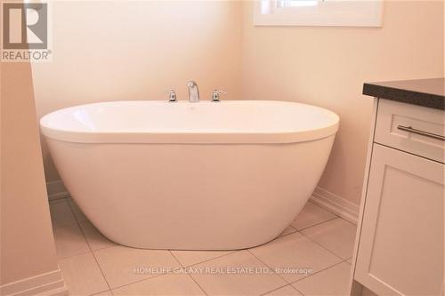 39 Carew Blvd, Kawartha Lakes, ON - Indoor Photo Showing Bathroom
