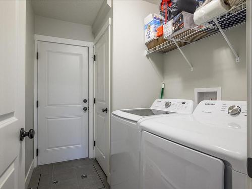 1600 Roberta Rd South, Nanaimo, BC - Indoor Photo Showing Laundry Room
