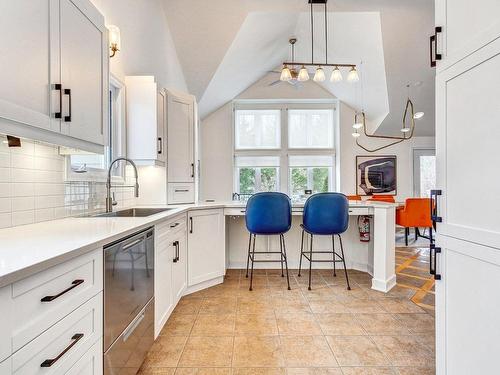 Kitchen - 137 Ch. Des Rossignols, Sutton, QC - Indoor Photo Showing Kitchen With Upgraded Kitchen