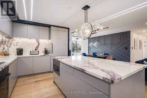 #304 -5444 Yonge St, Toronto, ON - Indoor Photo Showing Kitchen With Upgraded Kitchen