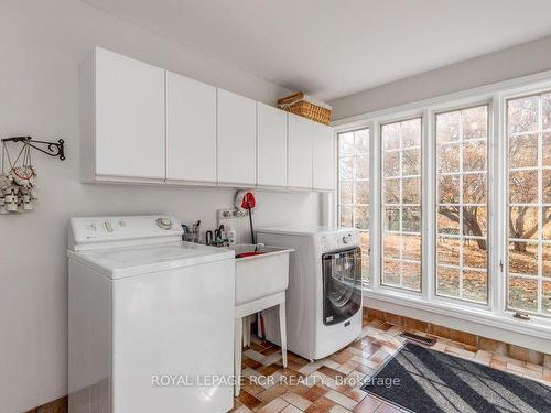 2100 Davis Dr W, King, ON - Indoor Photo Showing Laundry Room