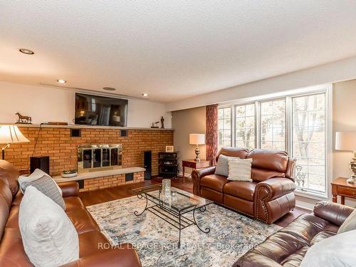 2100 Davis Dr W, King, ON - Indoor Photo Showing Living Room With Fireplace