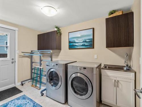 2280 Skeena Drive, Kamloops, BC - Indoor Photo Showing Laundry Room
