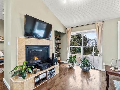 2280 Skeena Drive, Kamloops, BC - Indoor Photo Showing Living Room With Fireplace