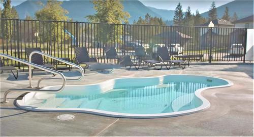 715 D - 700 Bighorn Boulevard, Radium Hot Springs, BC - Outdoor With In Ground Pool
