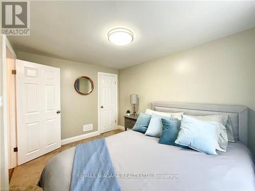 659 Elm Street, Port Colborne, ON - Indoor Photo Showing Bedroom