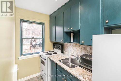 #6 -137 Emerald St S, Hamilton, ON - Indoor Photo Showing Kitchen With Double Sink