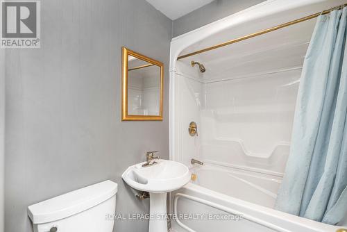 #6 -137 Emerald St S, Hamilton, ON - Indoor Photo Showing Bathroom