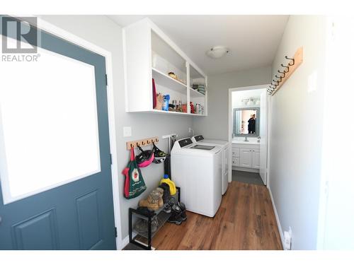 11315 94 Street, Fort St. John, BC - Indoor Photo Showing Laundry Room