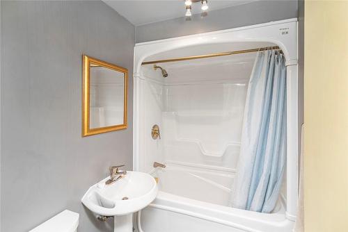 137 Emerald Street S|Unit #6, Hamilton, ON - Indoor Photo Showing Bathroom