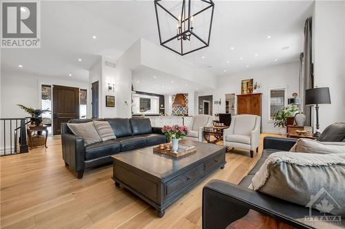 1645A Calabogie Road, Burnstown, ON - Indoor Photo Showing Living Room