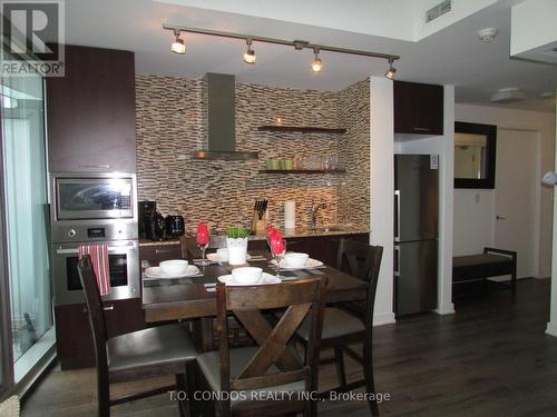 #1901 -12 York St, Toronto, ON - Indoor Photo Showing Dining Room
