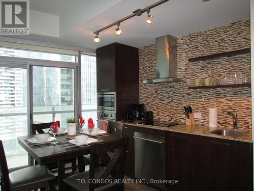 #1901 -12 York St, Toronto, ON - Indoor Photo Showing Dining Room