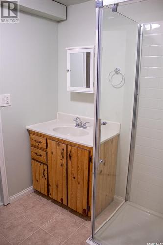 217 Kingston Street, Melfort, SK - Indoor Photo Showing Bathroom