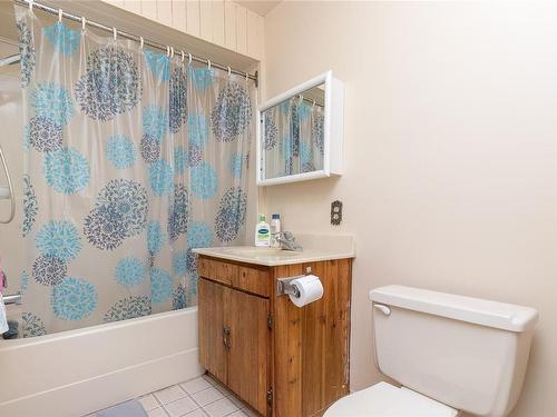 1494 Fisher Rd, Cobble Hill, BC - Indoor Photo Showing Bathroom
