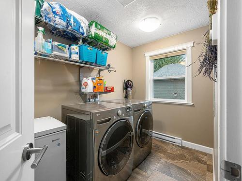 2084 Morello Pl, Courtenay, BC - Indoor Photo Showing Laundry Room