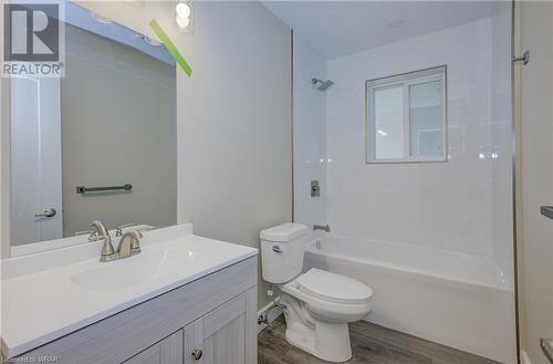 586 Victoria Street S, Kitchener, ON - Indoor Photo Showing Bathroom