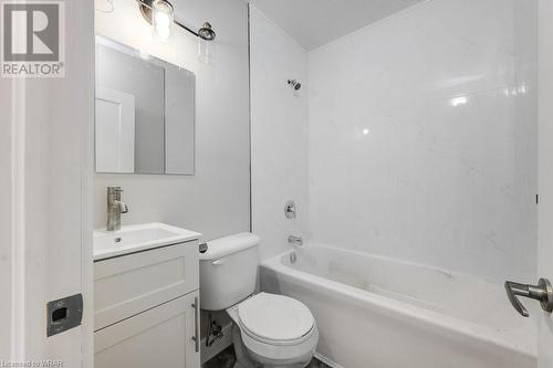 75 Elm Street, St. Thomas, ON - Indoor Photo Showing Bathroom