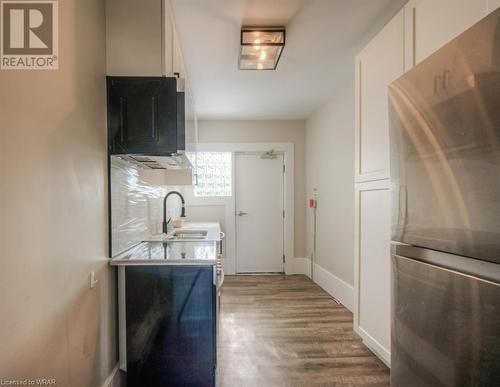 41 Albert Street, Hamilton, ON - Indoor Photo Showing Kitchen