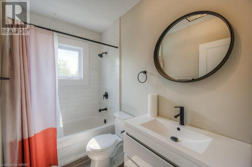 41 Albert Street, Hamilton, ON - Indoor Photo Showing Bathroom