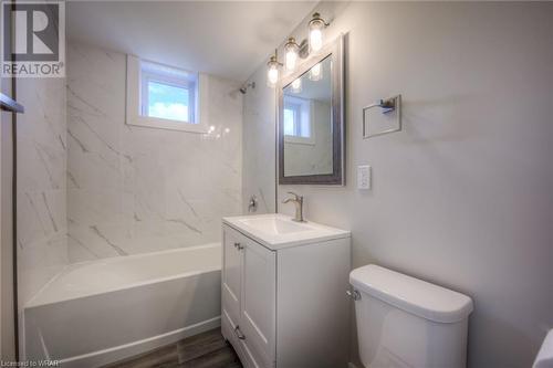 30 Chatham Street, Brantford, ON - Indoor Photo Showing Bathroom