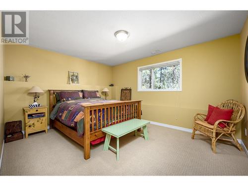 9283 Chinook Road, Vernon, BC - Indoor Photo Showing Bedroom