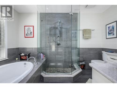 9283 Chinook Road, Vernon, BC - Indoor Photo Showing Bathroom