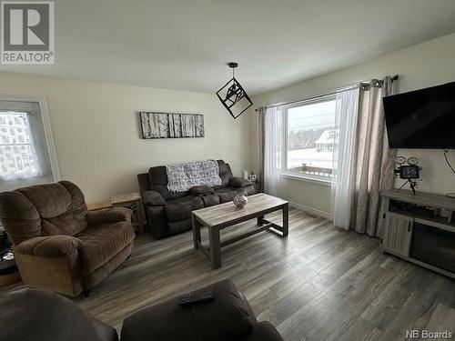 1249 Des Pionniers Avenue, Balmoral, NB - Indoor Photo Showing Living Room