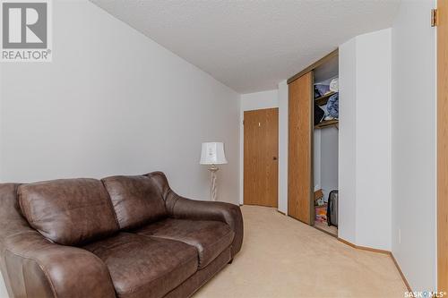 316 730B Heritage Lane, Saskatoon, SK - Indoor Photo Showing Living Room