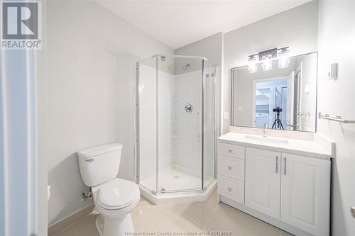 18 Clark Street East, Leamington, ON - Indoor Photo Showing Bathroom