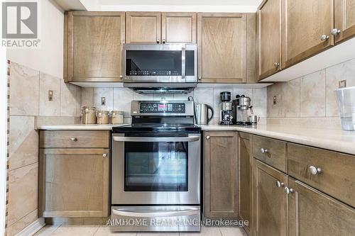 64 Raspberry Trail, Thorold, ON - Indoor Photo Showing Kitchen