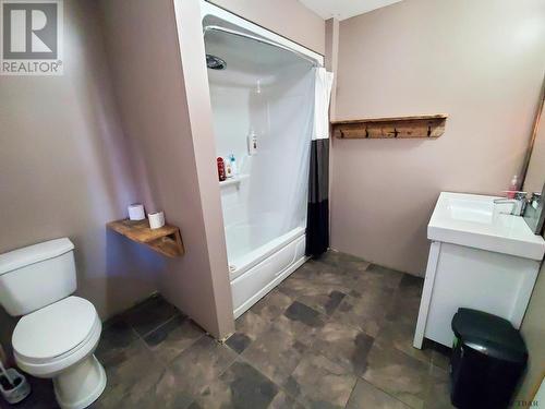 83 Howie St, Charlton, ON - Indoor Photo Showing Bathroom